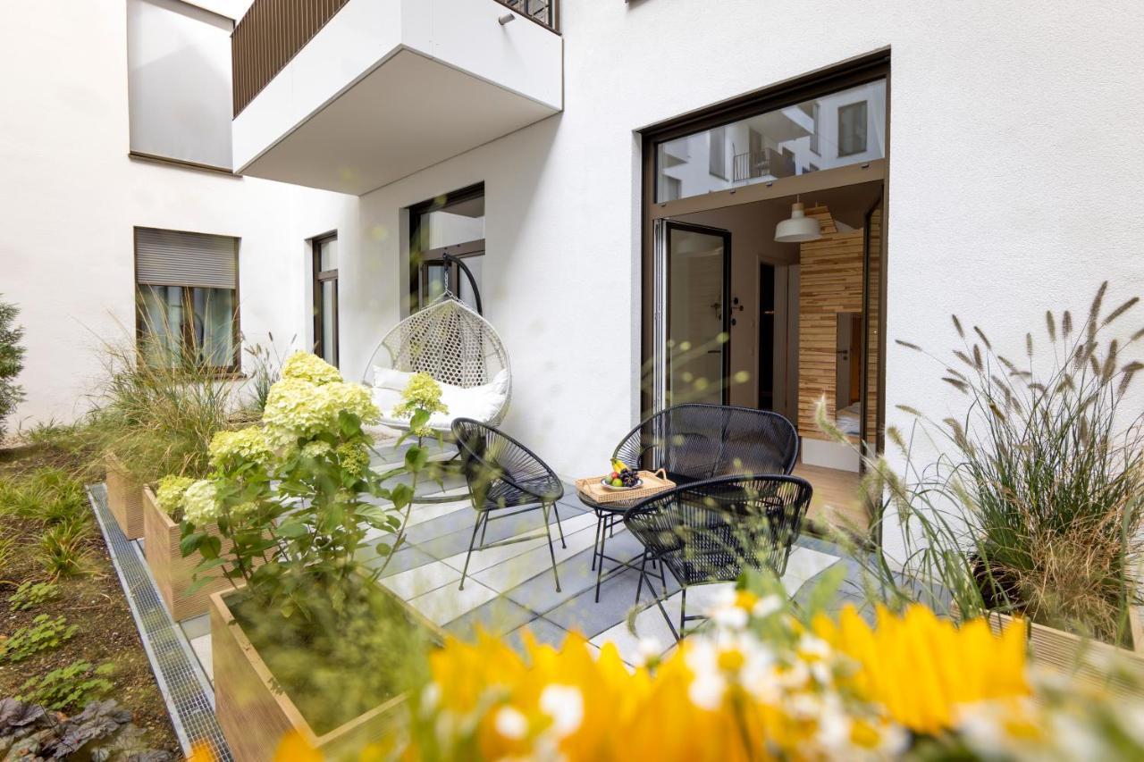 Pure Aparthotel *