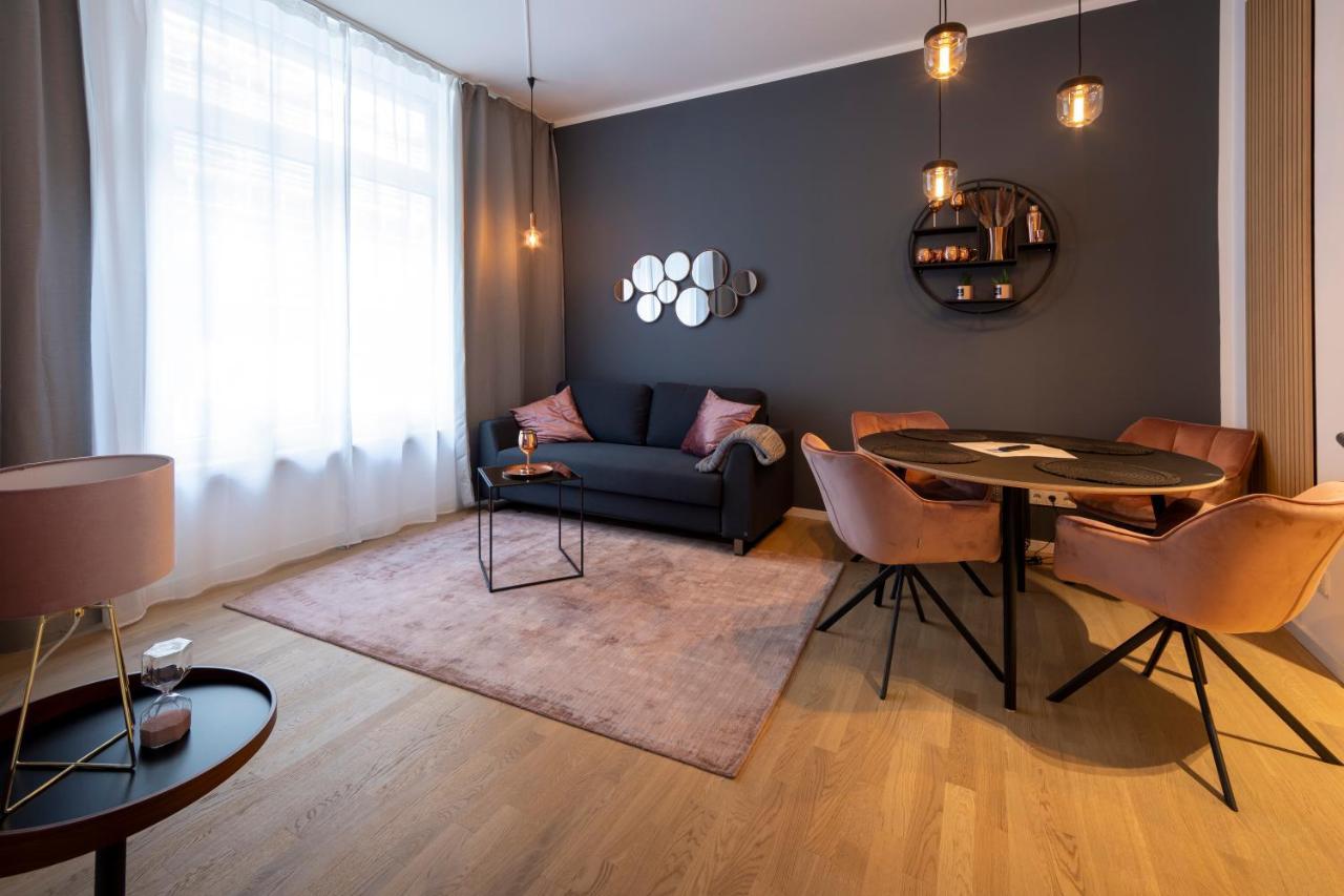 Pure Aparthotel *